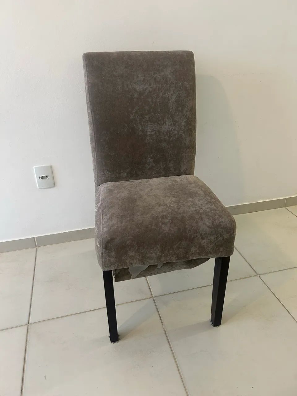 Vendo Mesa 4 Cadeiras  e 1 aparador  - Foto 5