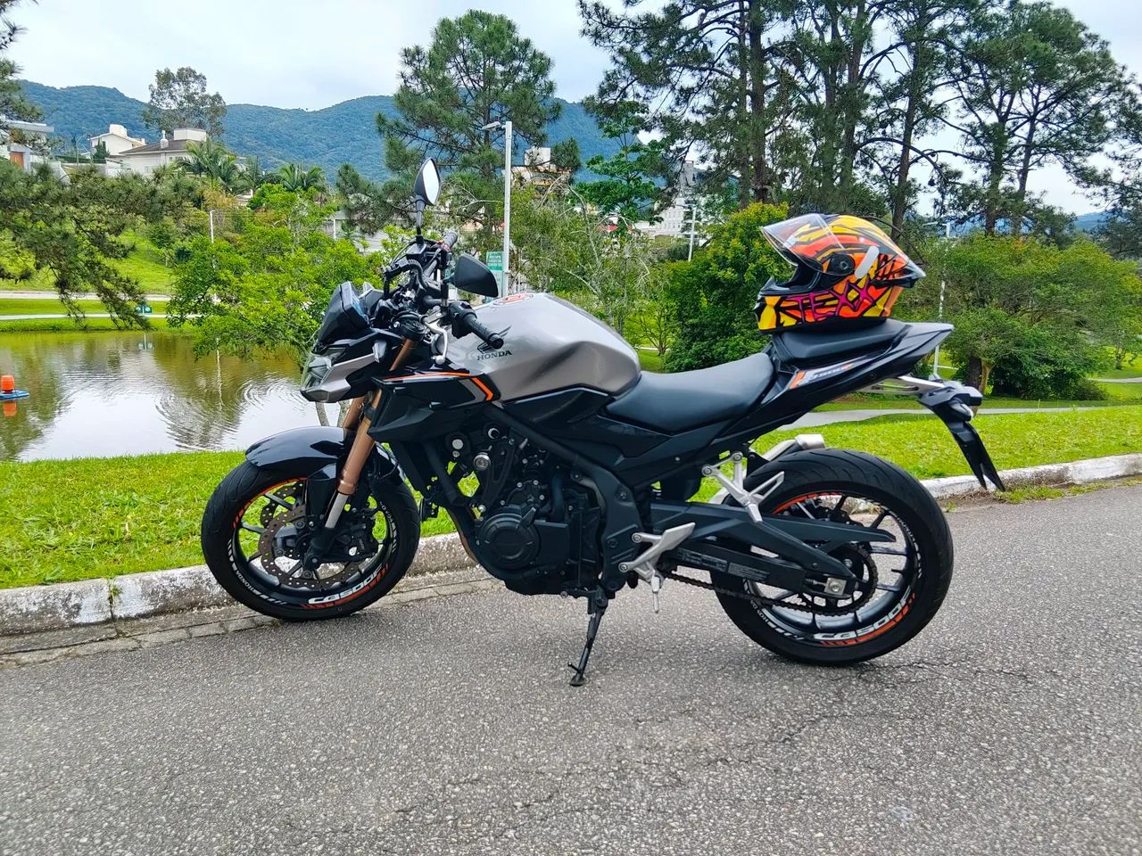 Moto excelente custo benefício.