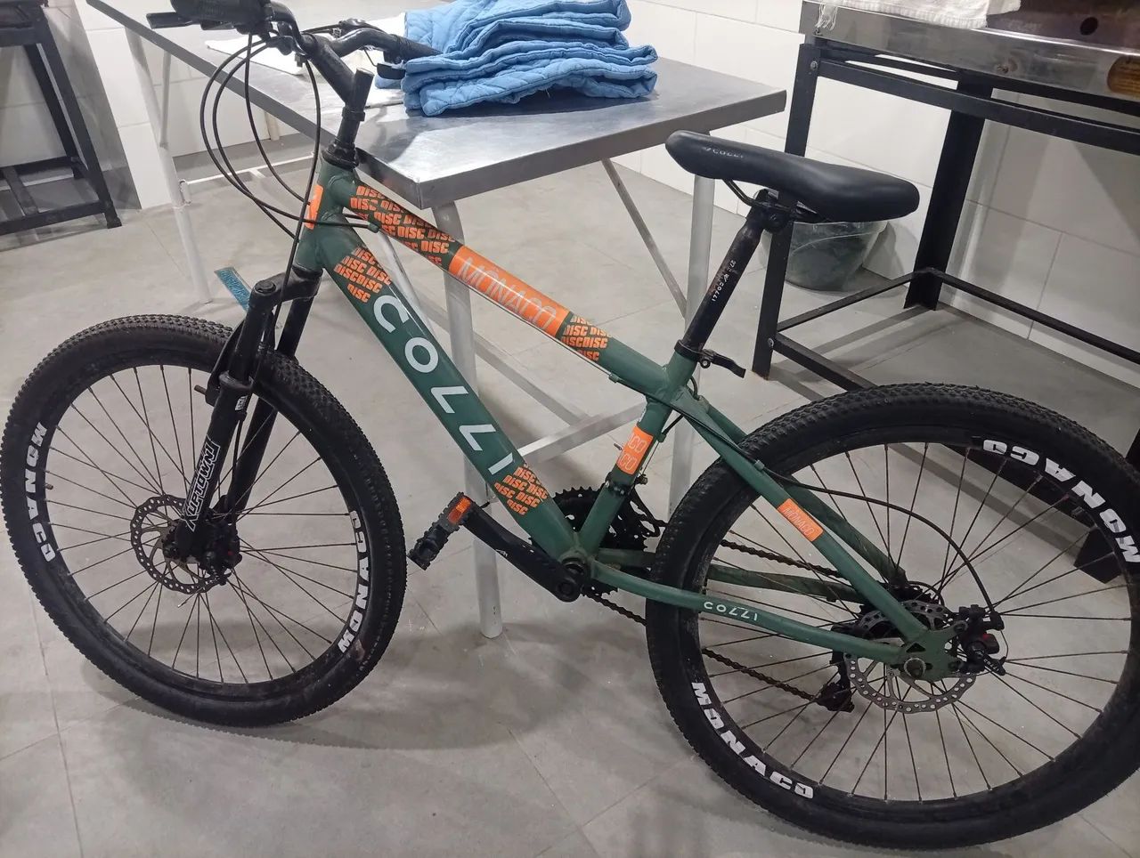 BARBADA!! Bicicleta Colli Mônaco Aro 26 em ótimo estado - Foto 2