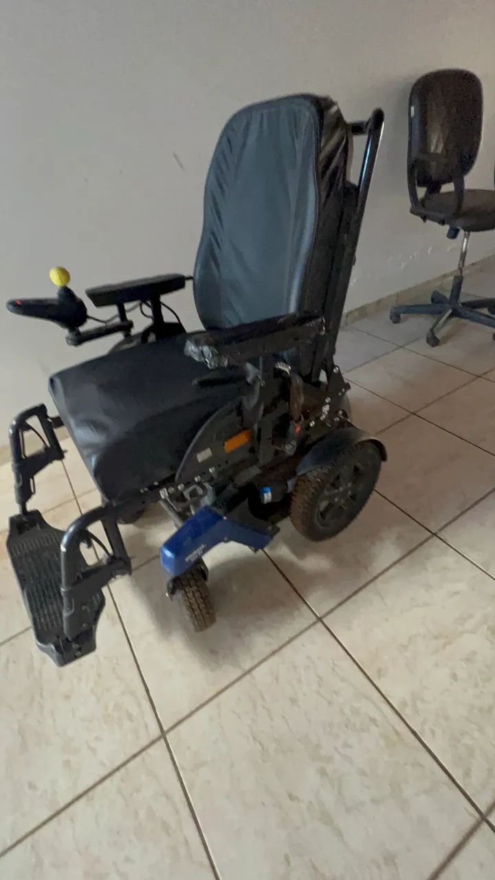 Cadeira Rodas Motorizada  - Foto 4