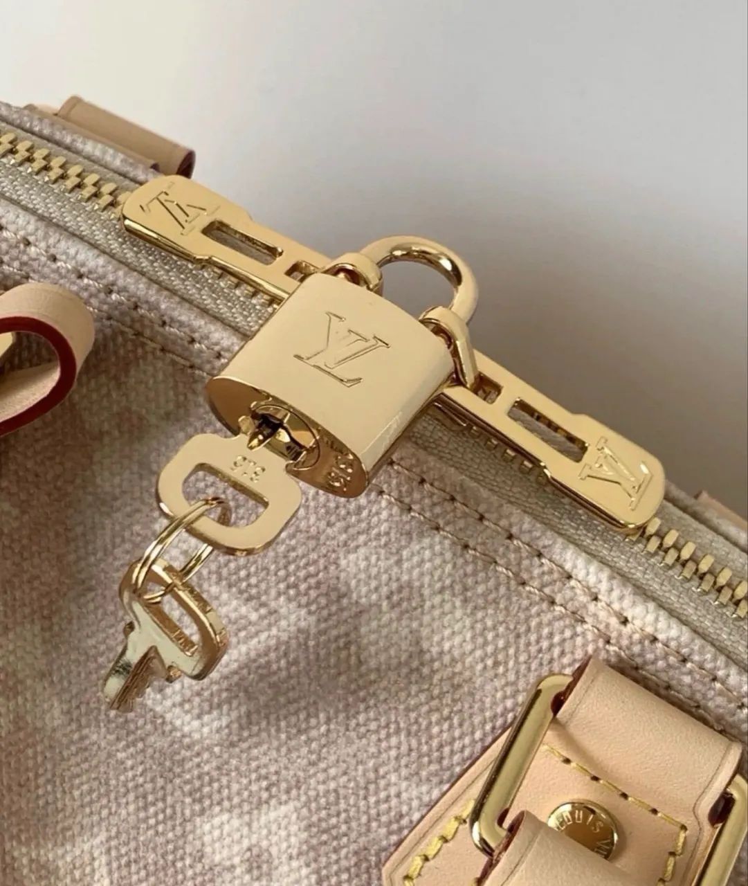 Bolsa alma BB Meowgram - Louis Vuitton  - Foto 3