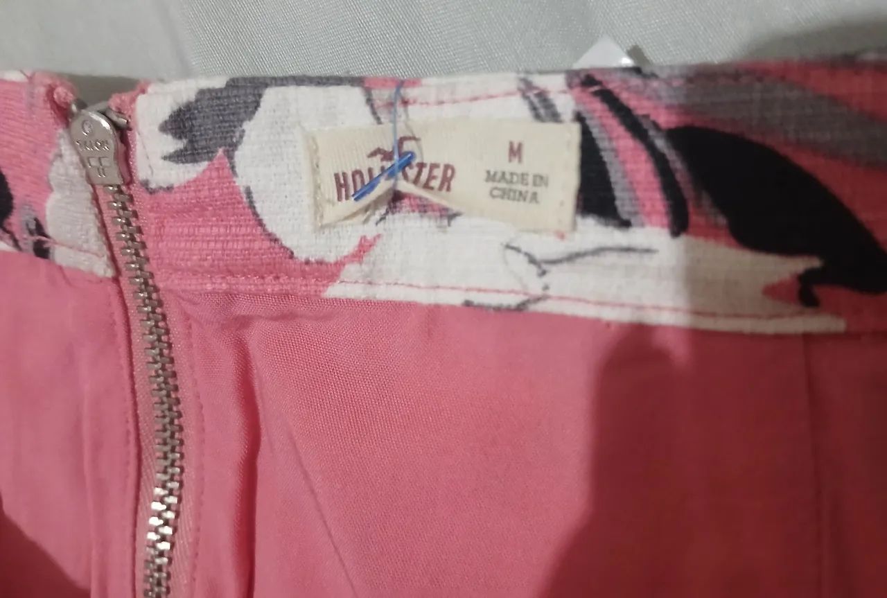 Saia Sakura Rosa Floral Hollister- Nunca usada - Foto 3