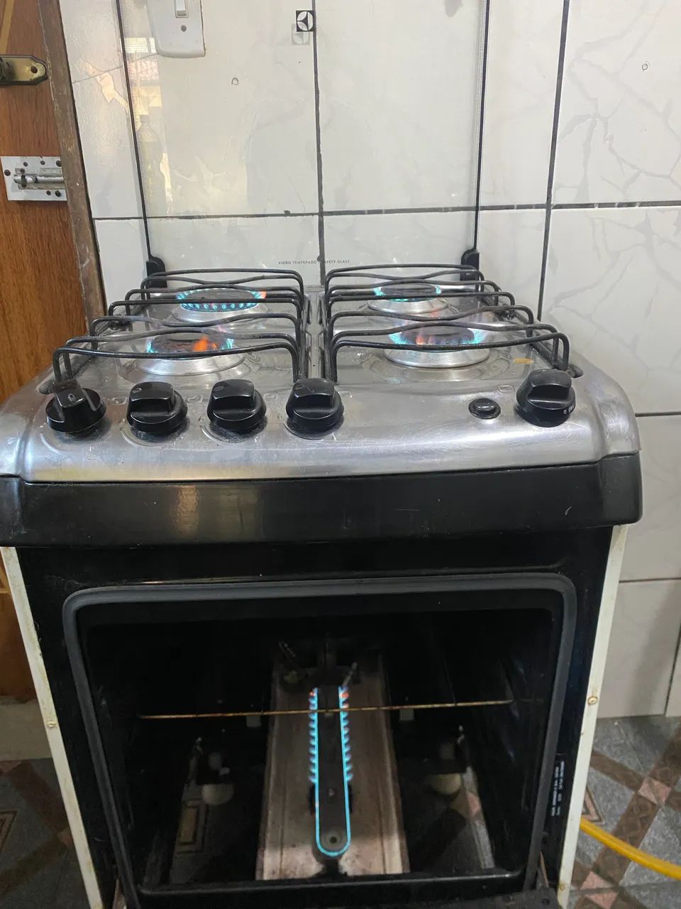 Fogão Electrolux automático 4 bocas 