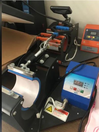 Prensa LIVE + 24 canecas