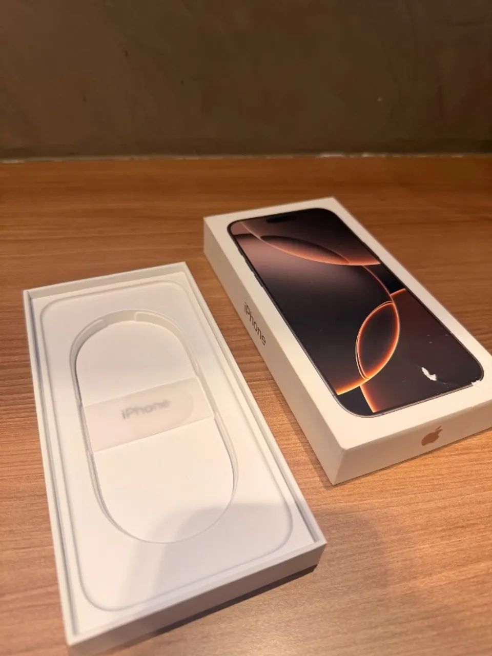 Caixa vazia iPhone 16 Pro Max ? Desert Titanium 1TB
