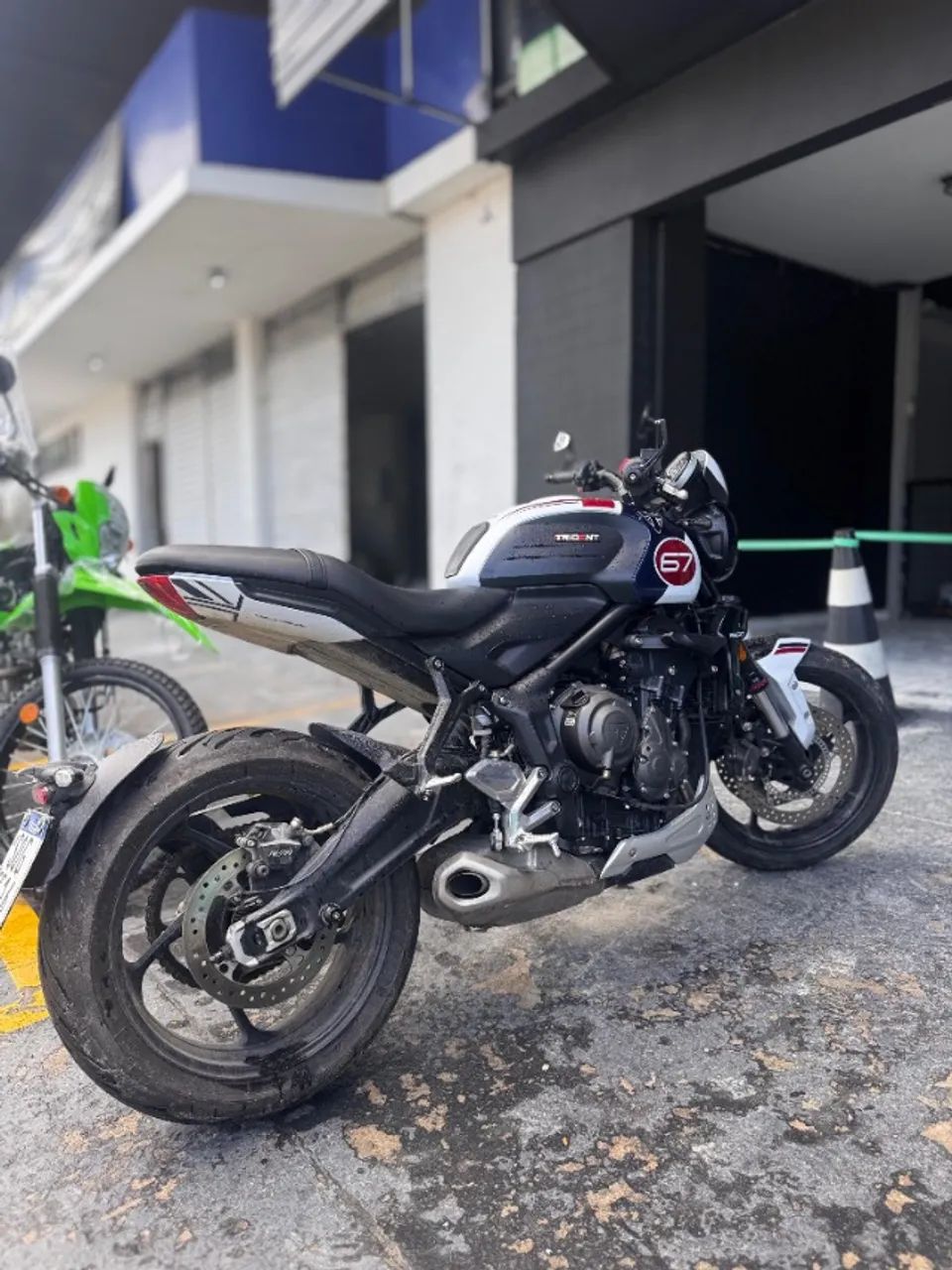 TRIUMPH TRIDENT 660 TRIBUTE - Foto 3