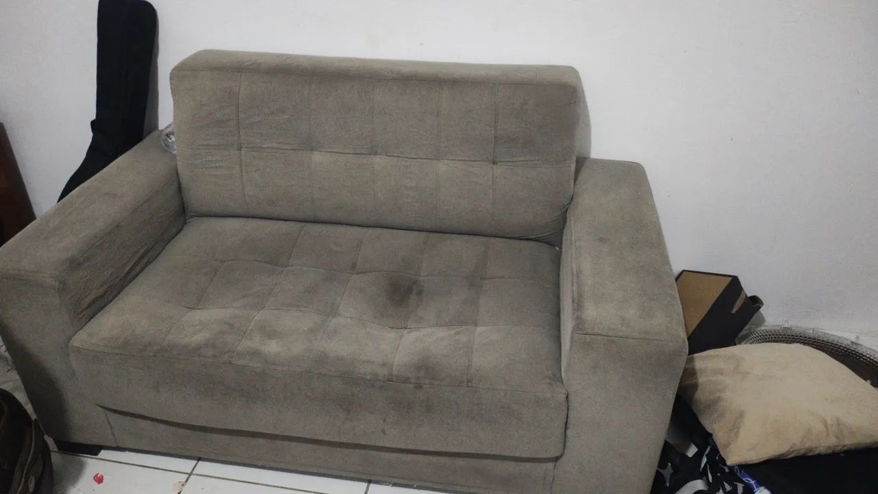 Sofá 2 lugares na cor cinza  - Foto 3
