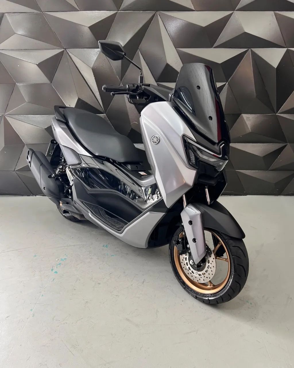 NMAX Connected 160 ABS