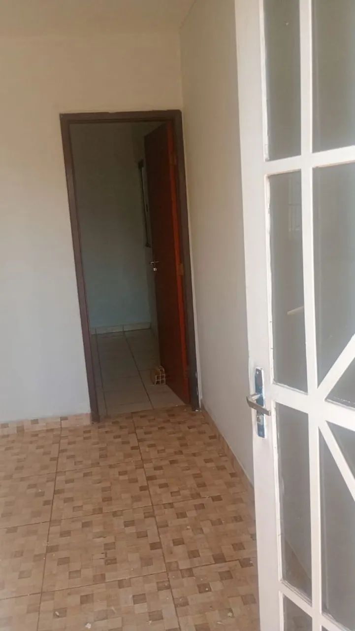 ALUGA SE APARTAMENTO 2 QUARTOS