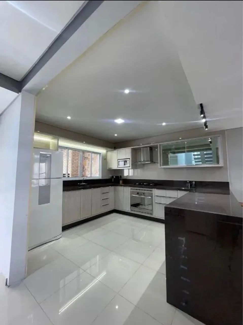 Casa à Venda com 230m² de Área Construída, Piscina e Espaço Gourmet Completo - Foto 4