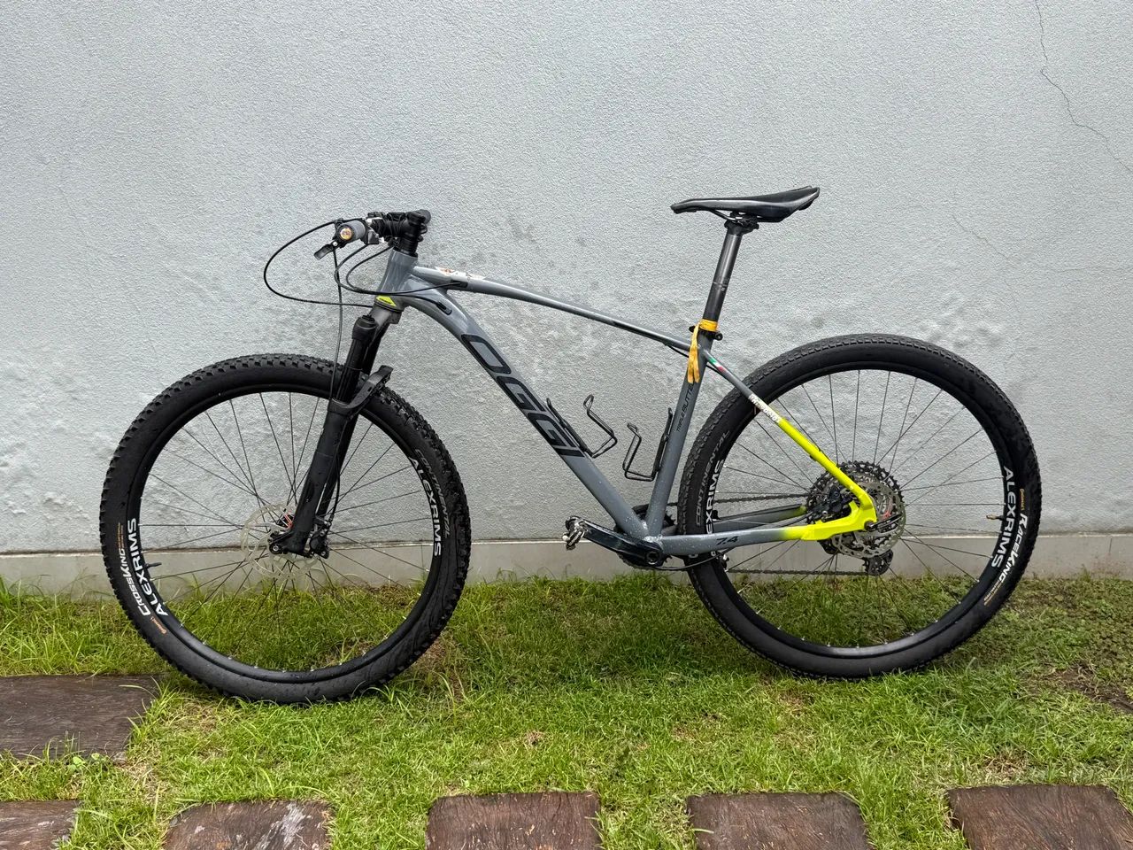 Bicicleta Oggi Big Wheel 7.4 
