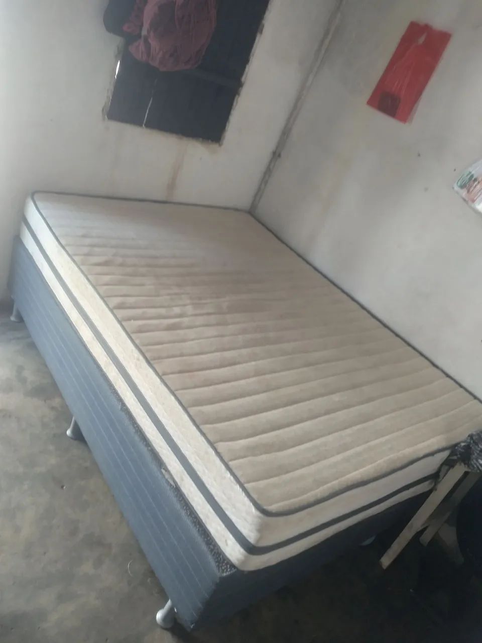Cama de casal semi nova 