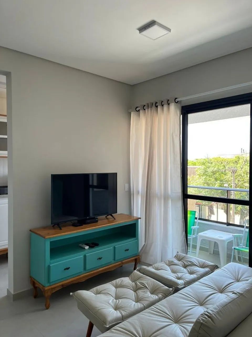 Apartamento de frente com 2 quartos + sacada com vista para o Mar dos Ingleses! - Foto 4