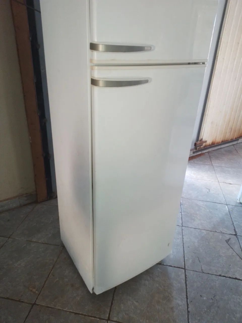 Geladeira dúplex 400 litros funciona normal  - Foto 4