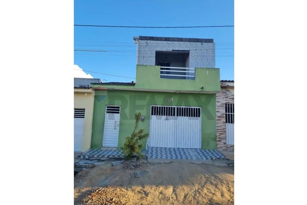 CASA COM 1° ANDAR EM BAIRRO TRANQUILO | CONFORTO E ESPAÇO - Foto 2