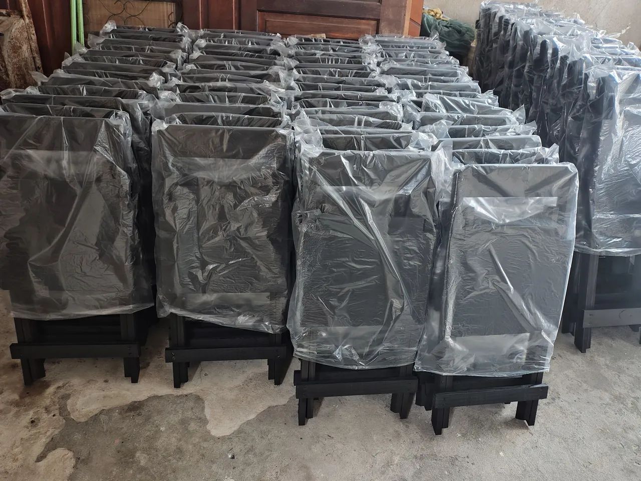 MESA E CADEIRAS DOBRÁVEL 