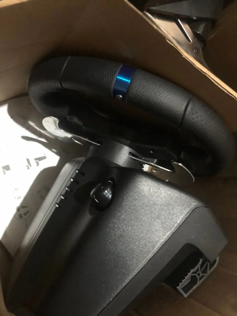 Volante Logitech G29 Driving Force para PS5, PS4, PS3 e PC