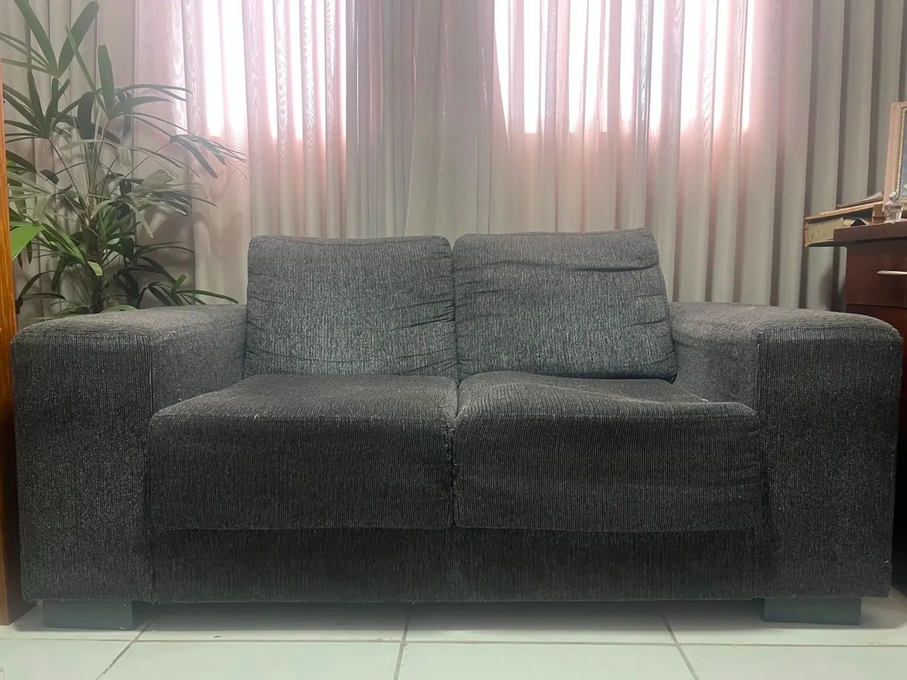 Sofá 2 Lugares Cinza Chumbo