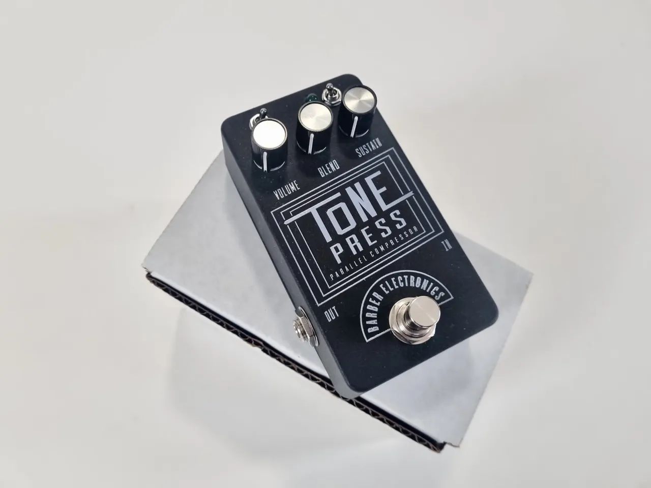 Barber Tone Press Black V6