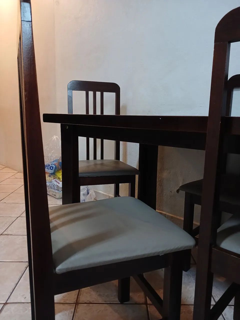 Mesa de madeira maciça LINDAAAA **ACEITO PROPOSTAS*** - Foto 2