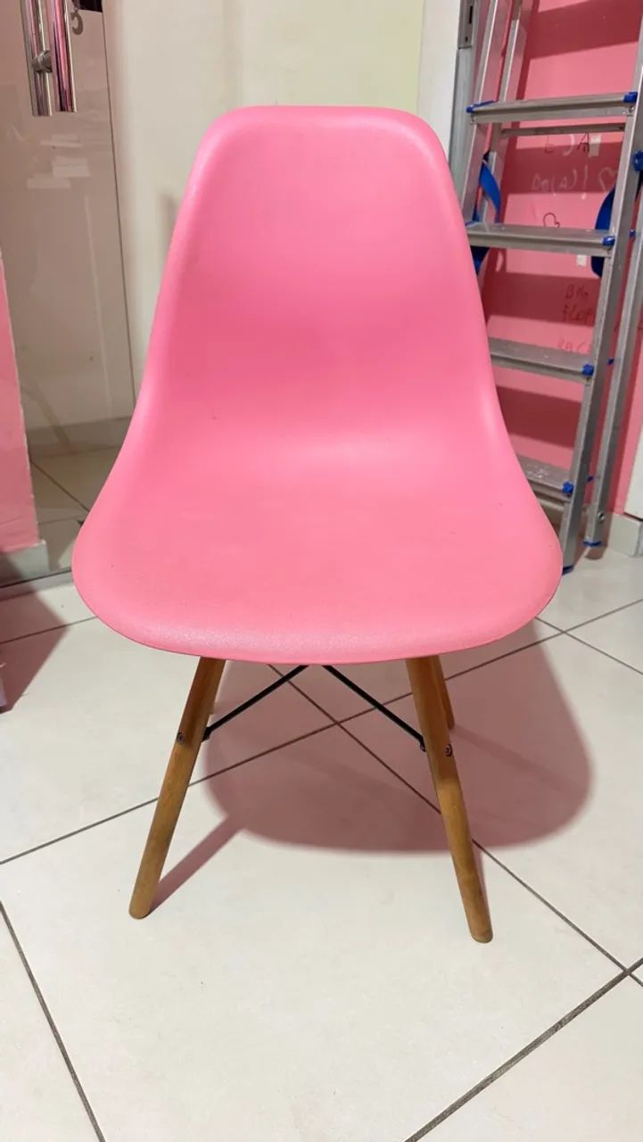 Cadeira effeil rosa