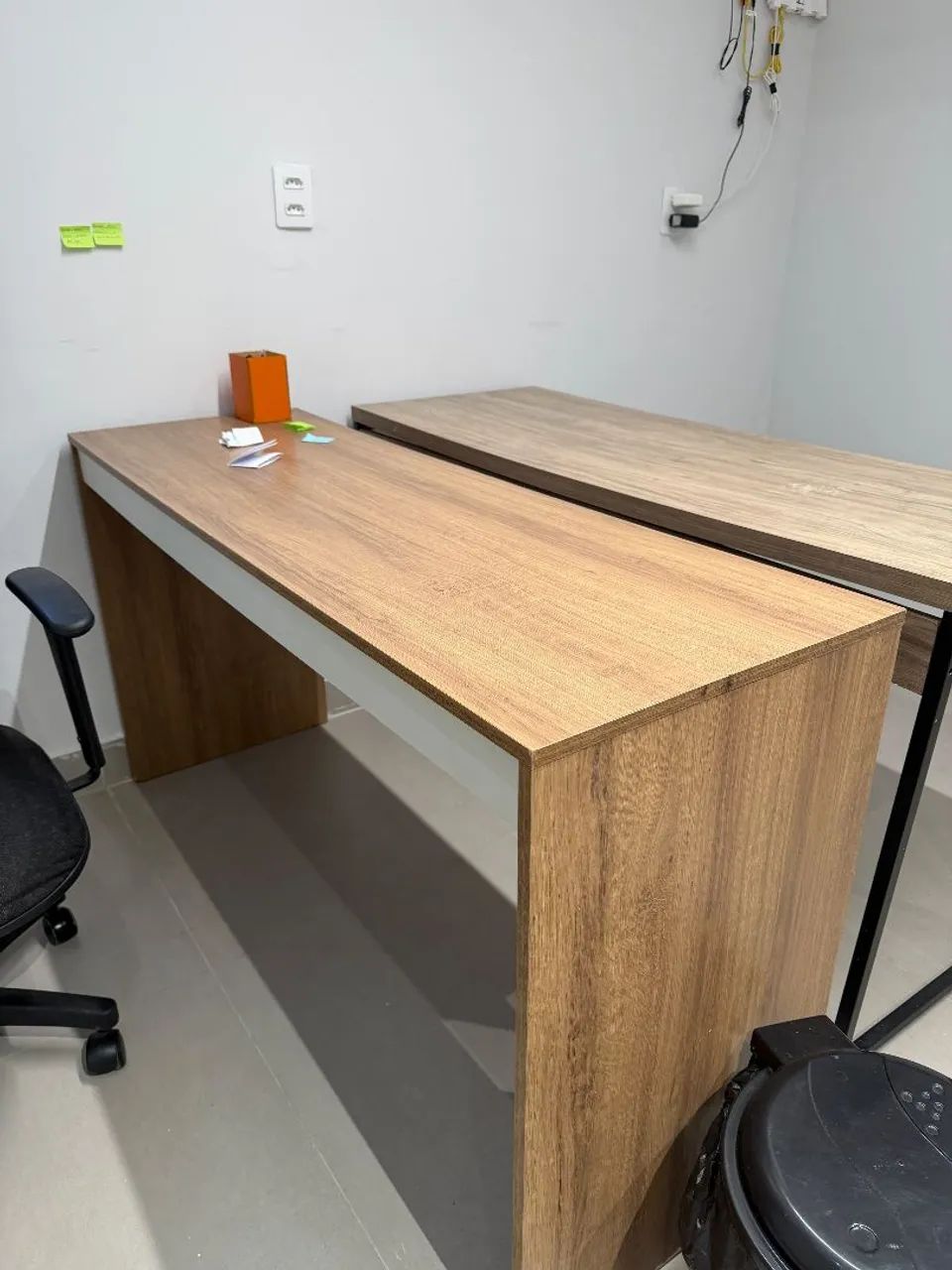 Mesa Escritório e uma cadeira - Foto 3