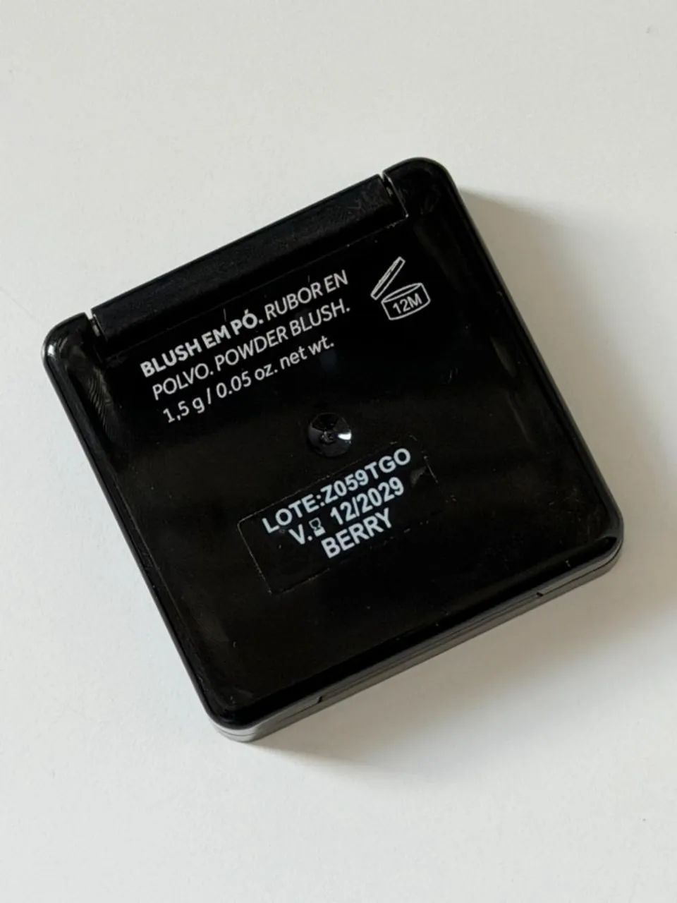 blush em pó compacto berry make b. 1,5g - Foto 3