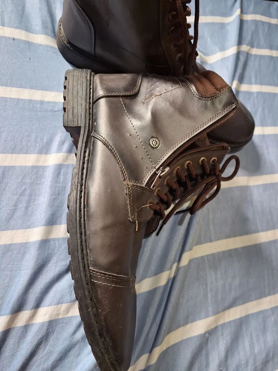 Bota cano média couro bom estado. 44 - Foto 3