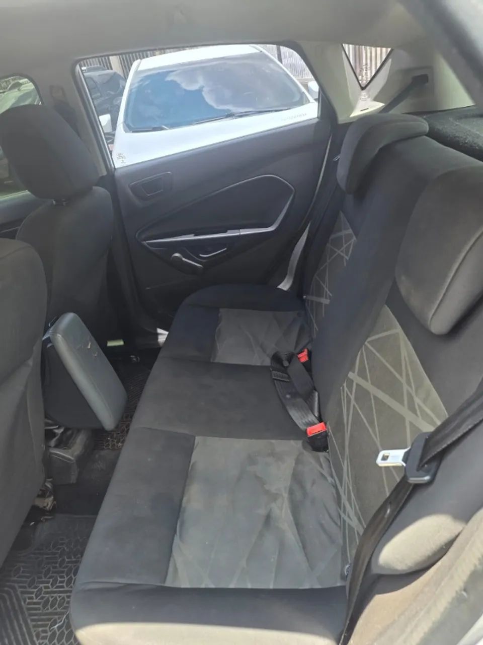 Ford Fiesta 1.5 16V Flex Mec. 5P 2014 - Foto 3