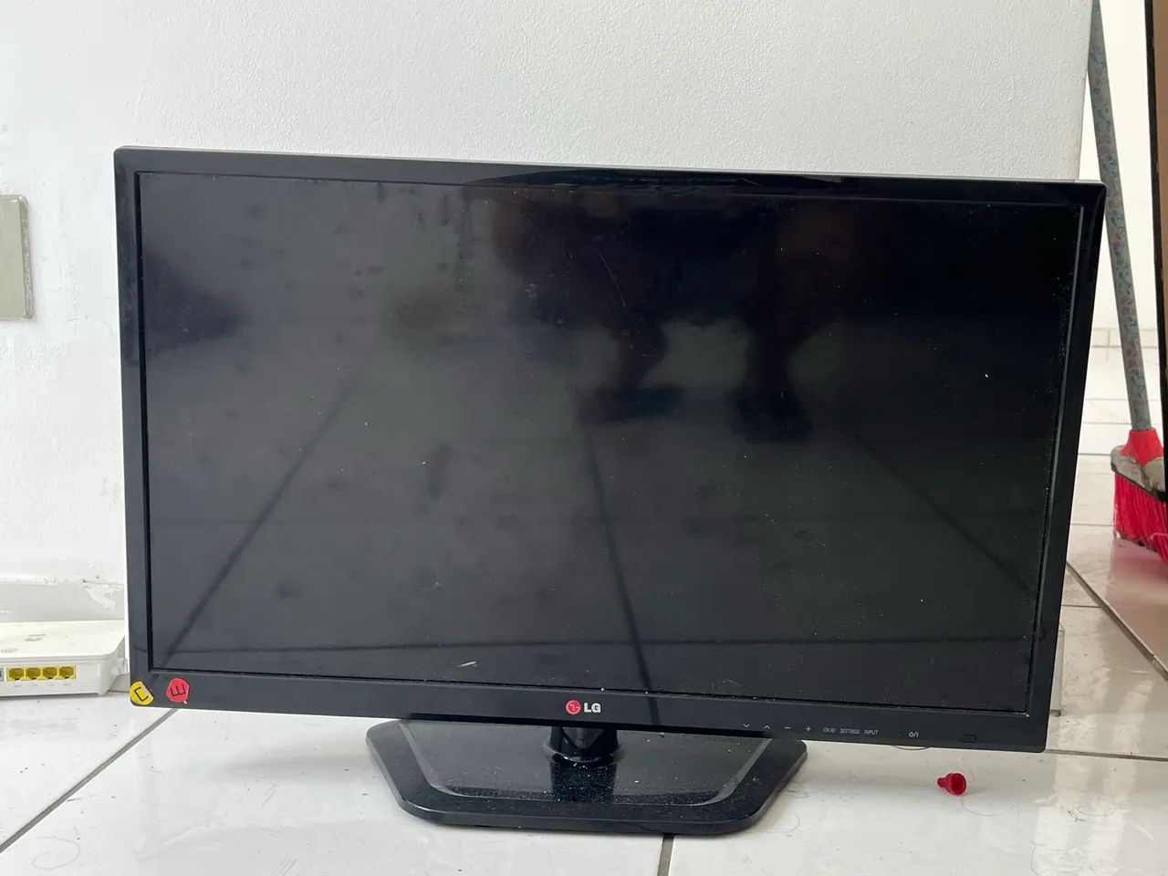 TV LG com tela quebrada - Foto 4