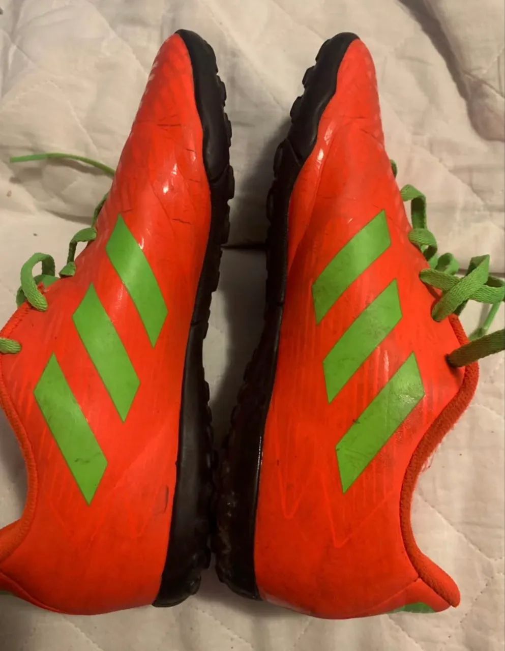 Chuteira adidas 