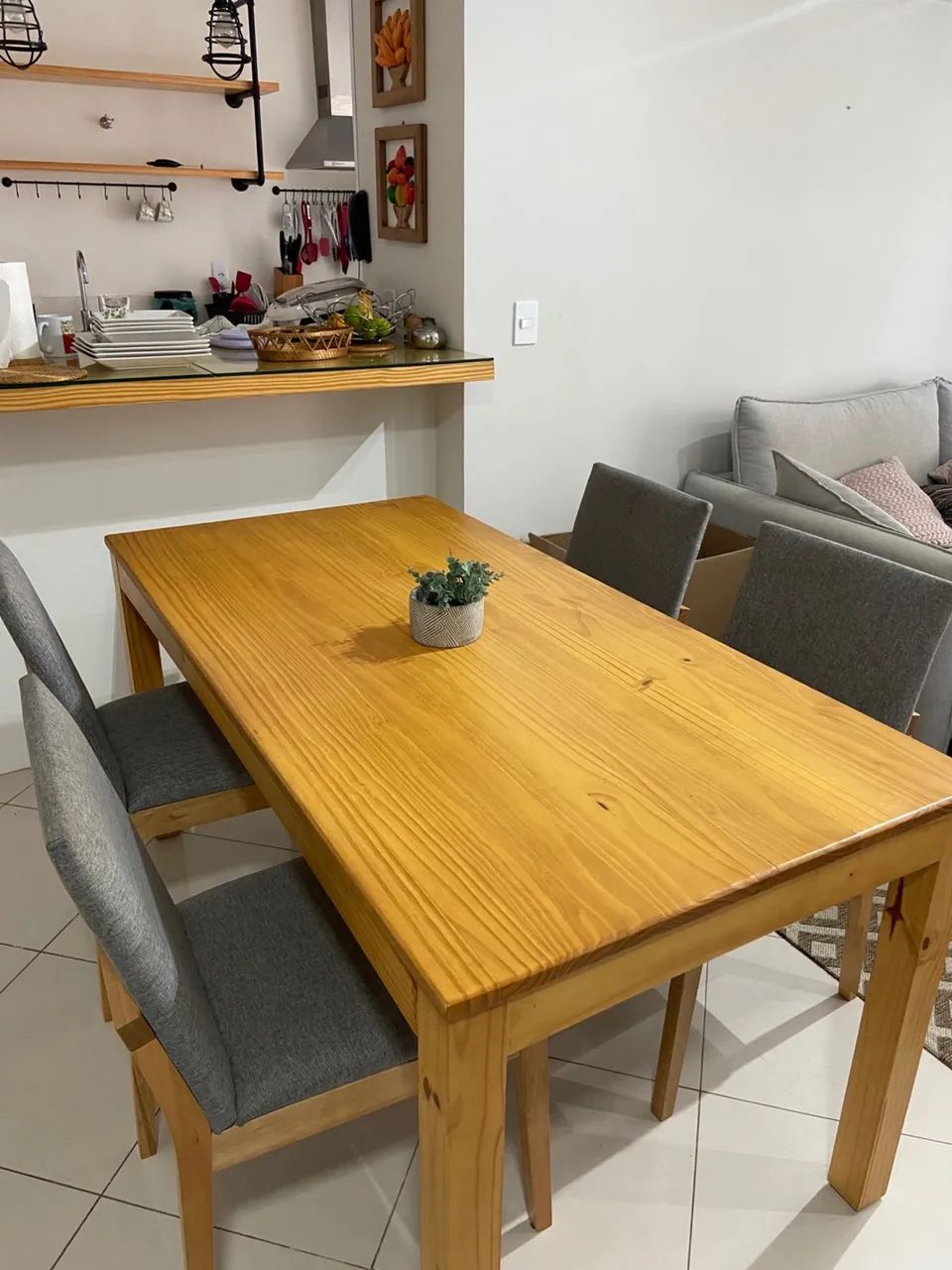 Mesa de jantar da Tok Stok com 4 cadeiras - Foto 2