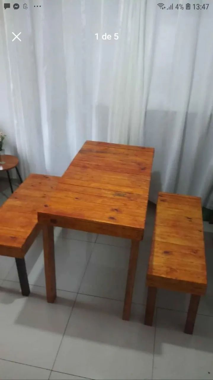 Conjunto de mesa e bancos ( novos)