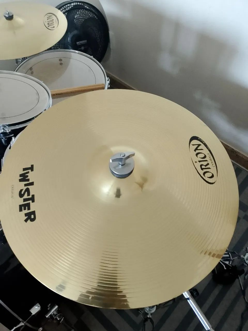 Vendo um kit de pratos de bateria Orion chimbal ataque e condução  - Foto 3
