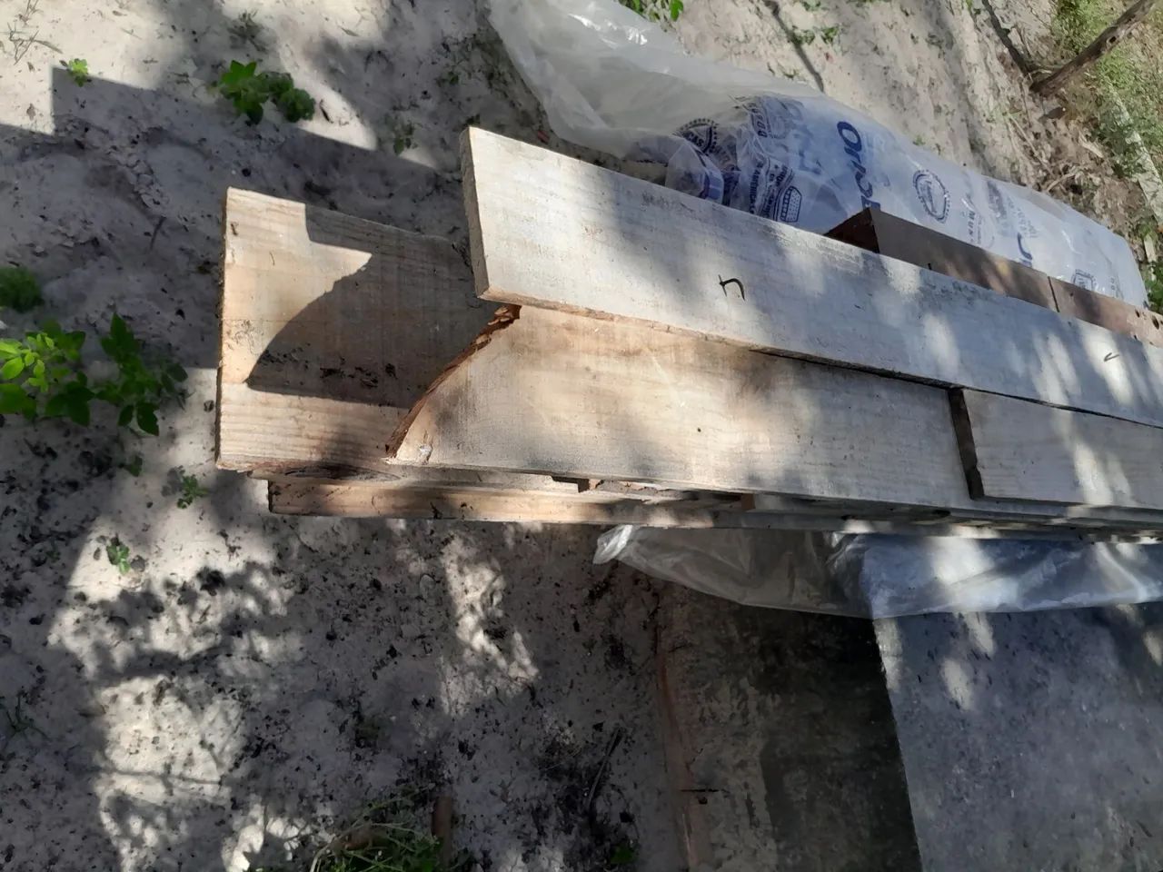 Tábuas usadas para construção  - Foto 2