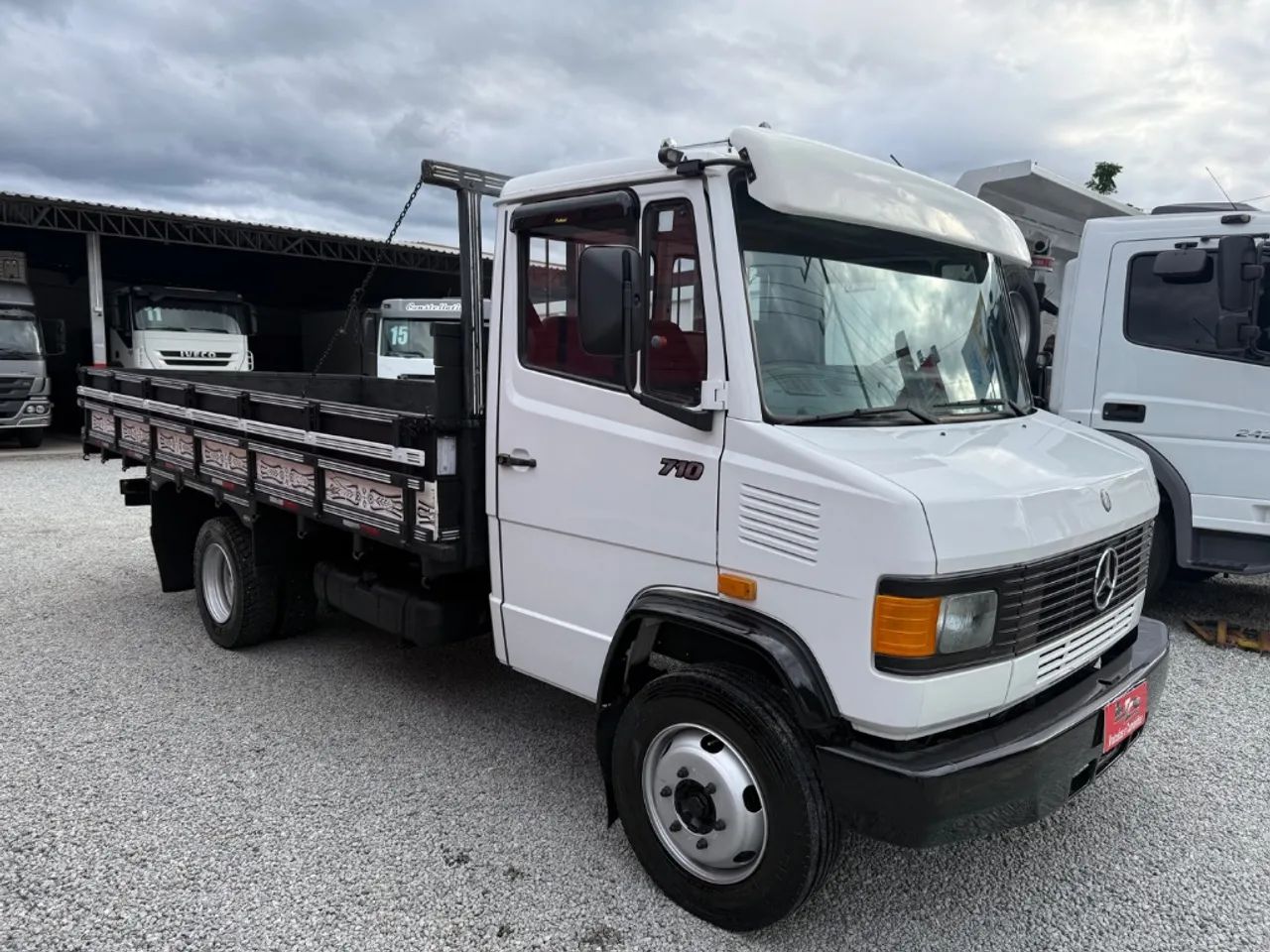 MB 710 CARROCERIA  - Foto 3