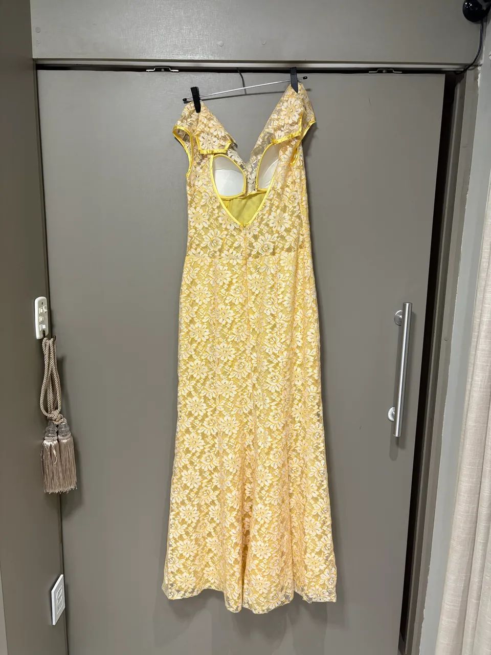 Vestido de festa amarelo