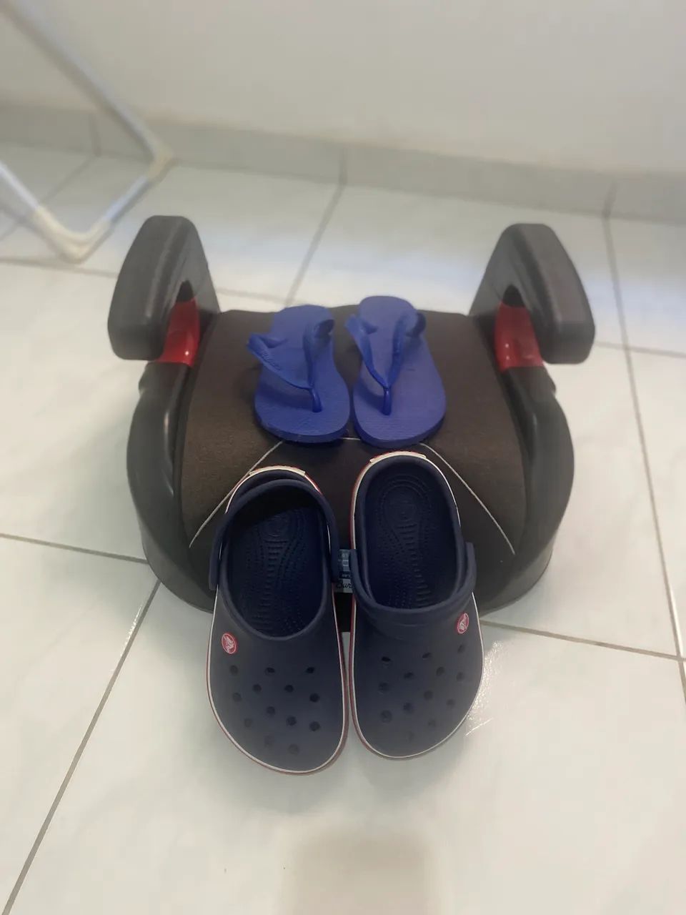 Crocs, assento e havaianas para crianças - Foto 3