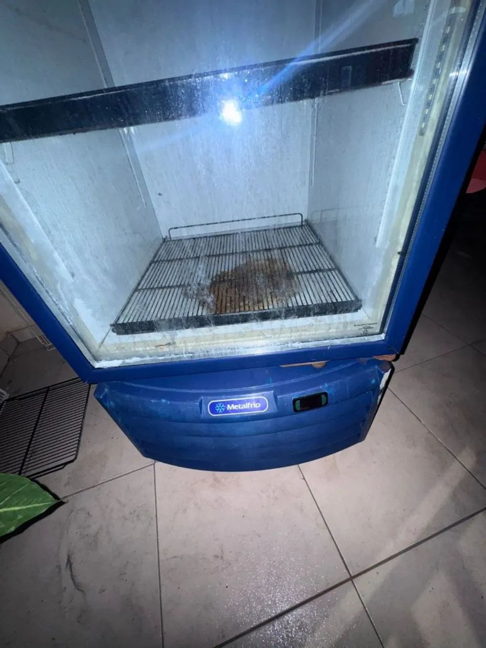  freezer vertical 472 litros 127vts tudo funcionando  - Foto 3