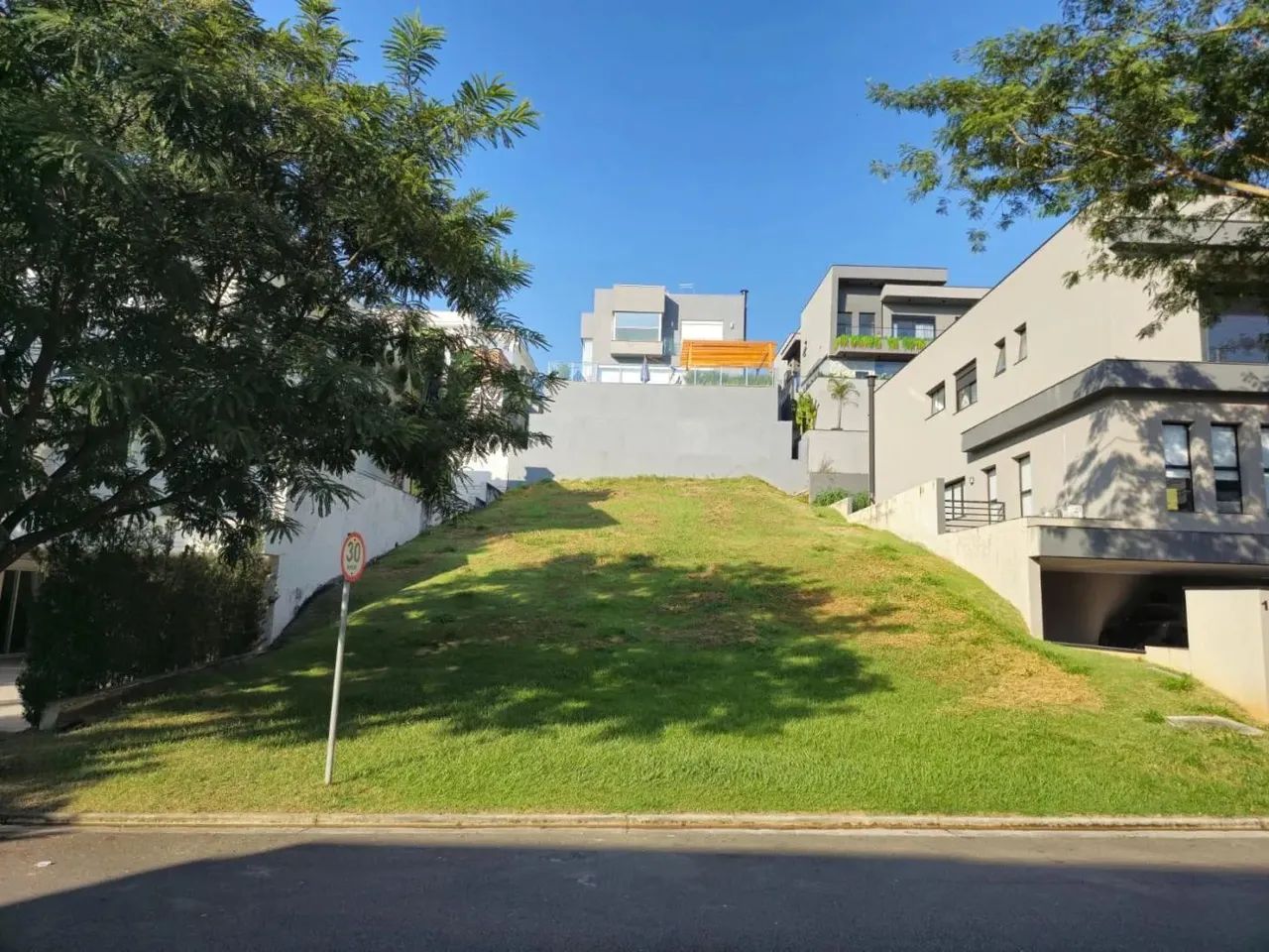 Terreno em Condomínio para Venda em Santana de Parnaíba, Alphaville