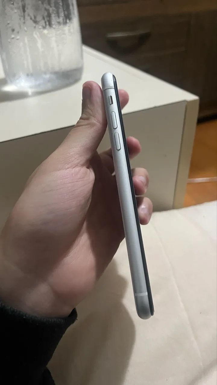 Iphone Xr Branco 128gb 73% bateria - Foto 2