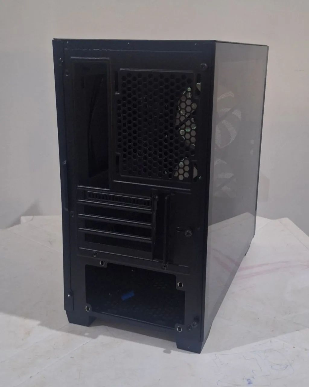 Gabinete Gamer Lian Li - Foto 2