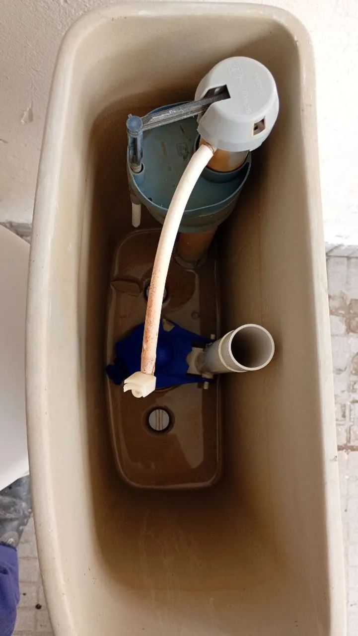 Vende se vaso sanitário mais caixa acoplada semi nova obs retirar em santos  - Foto 3