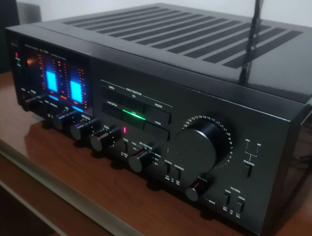Amplificador sansui 