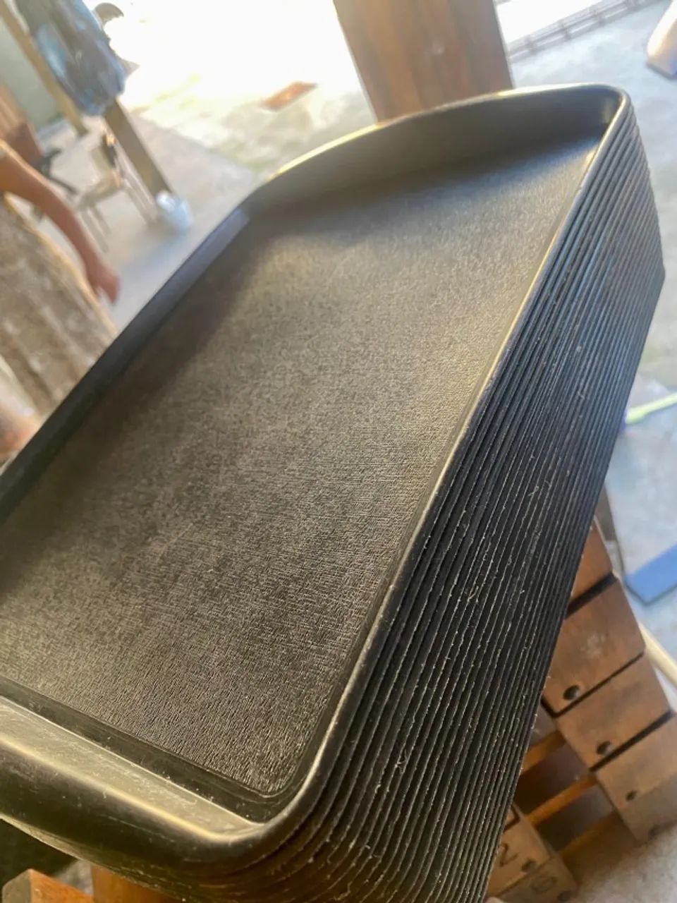 22 Bandejas Plásticas Pretas para Lanchonete e Restaurante - Foto 2
