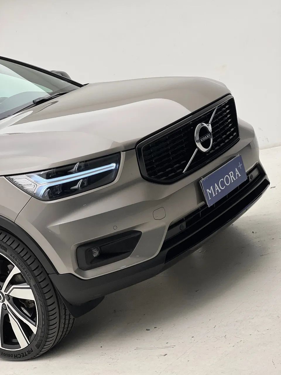 Volvo XC40 T-5 R-design 2.0 252cv AWD 2022 - Foto 4