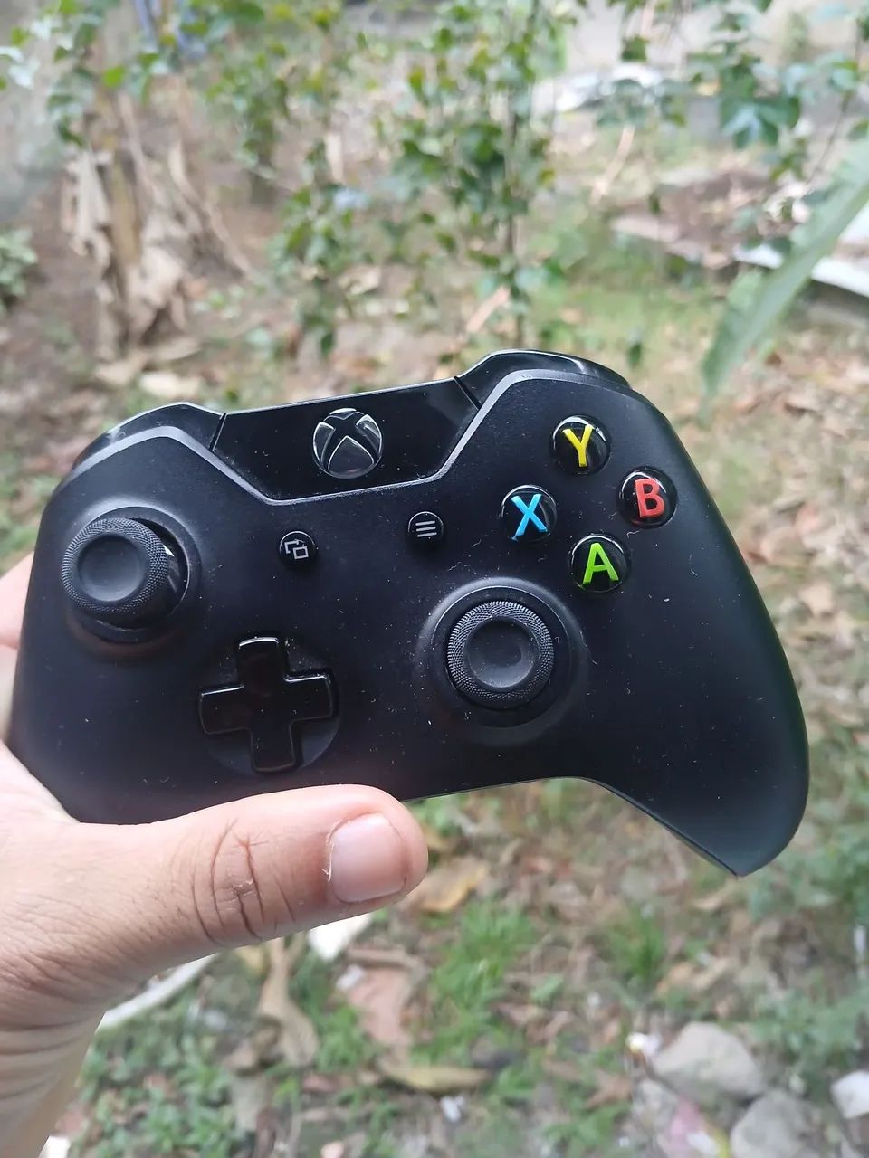 Xbox one s com um controle 