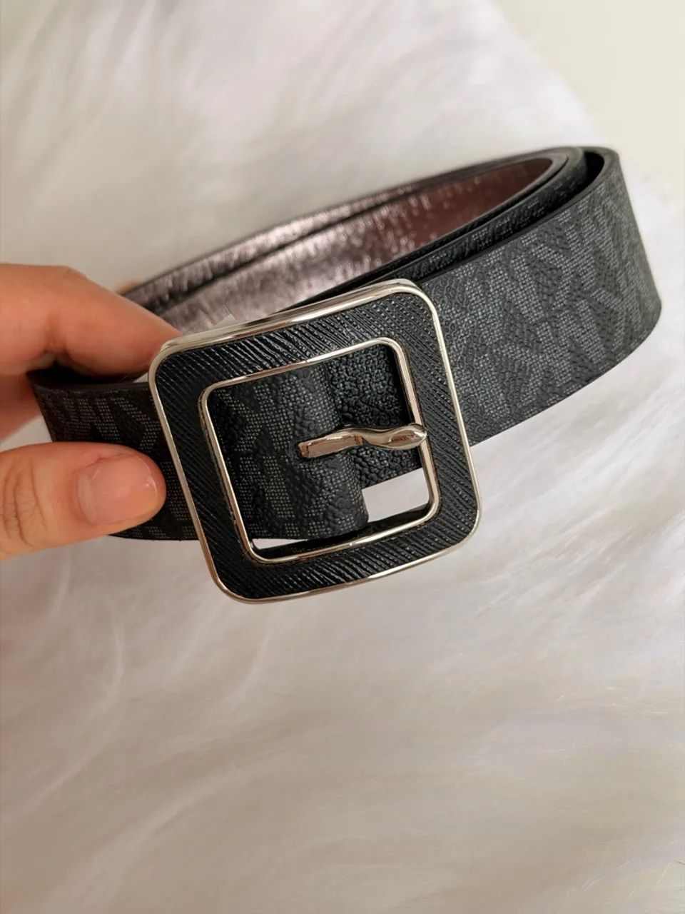 Cinto Michael Kors Preto com detalhes prateado 