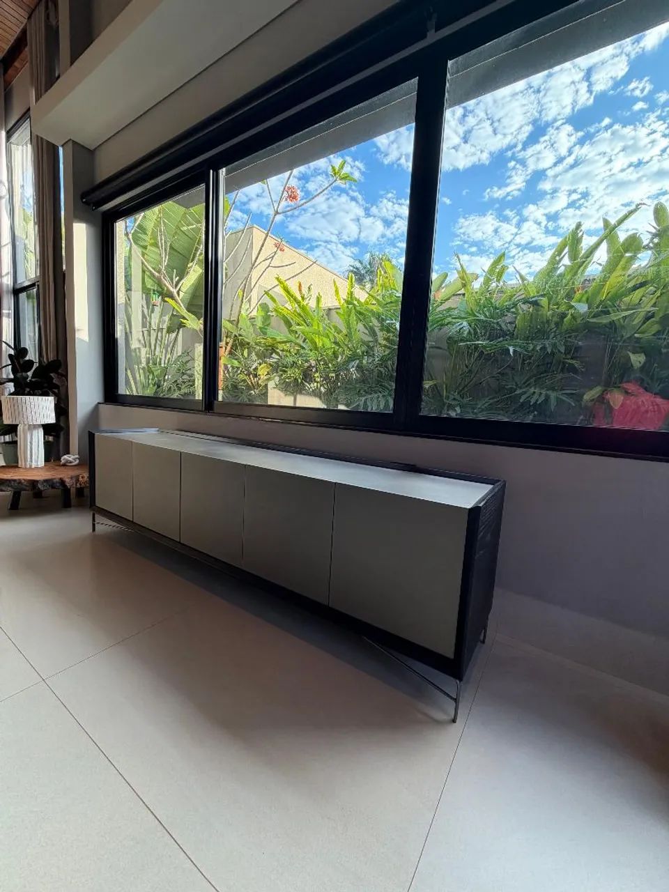 VENDO SOFA E APARADOR NOVISSIMOS - Foto 2