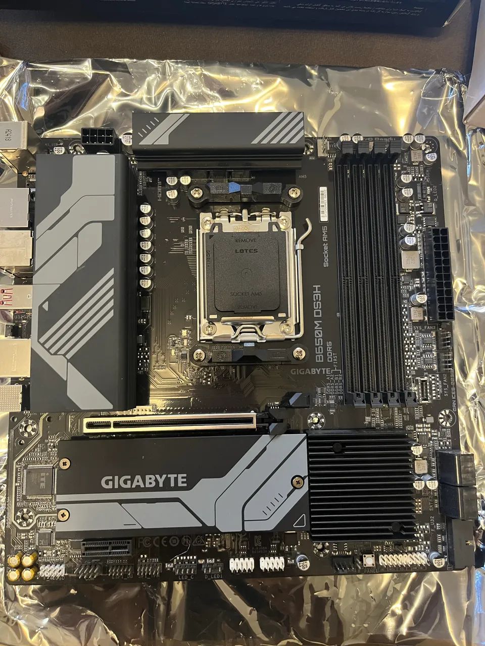 Placa Mae Gigabyte B650M DS3H - Foto 3